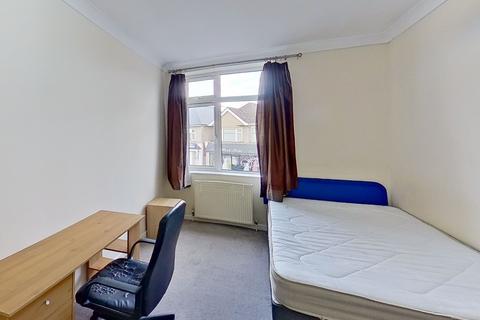 3 bedroom flat to rent, 760 Wimborne Road, Bournemouth, Dorset, BH9