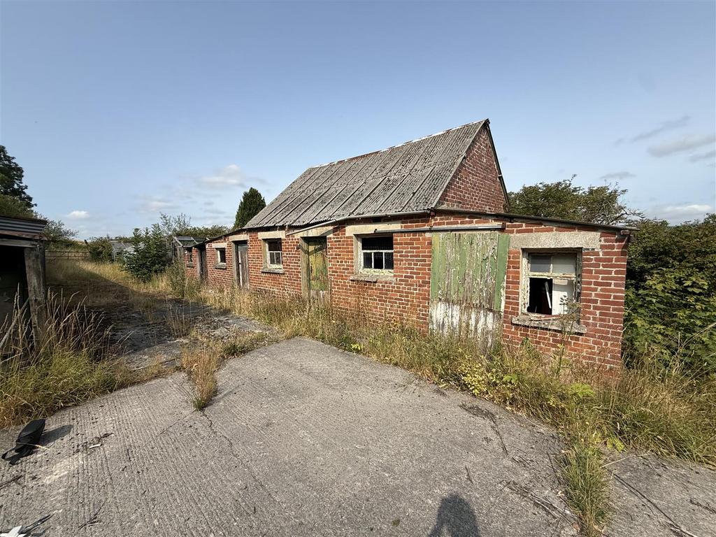 Carmarthen Road, Llanybydder - View 2