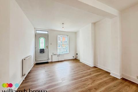 3 bedroom semi-detached house to rent, Foxhall Road, Ipswich