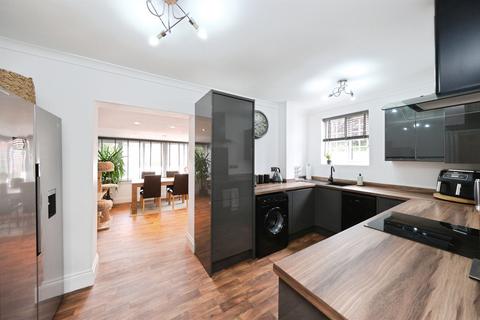 2 bedroom semi-detached house for sale, Lincoln Road, Tuxford, NEWARK