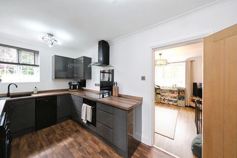 2 bedroom semi-detached house for sale, Lincoln Road, Tuxford, NEWARK
