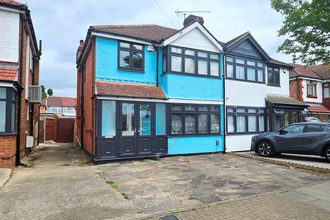3 bedroom semi-detached house for sale, Morley Crescent East, Stanmore