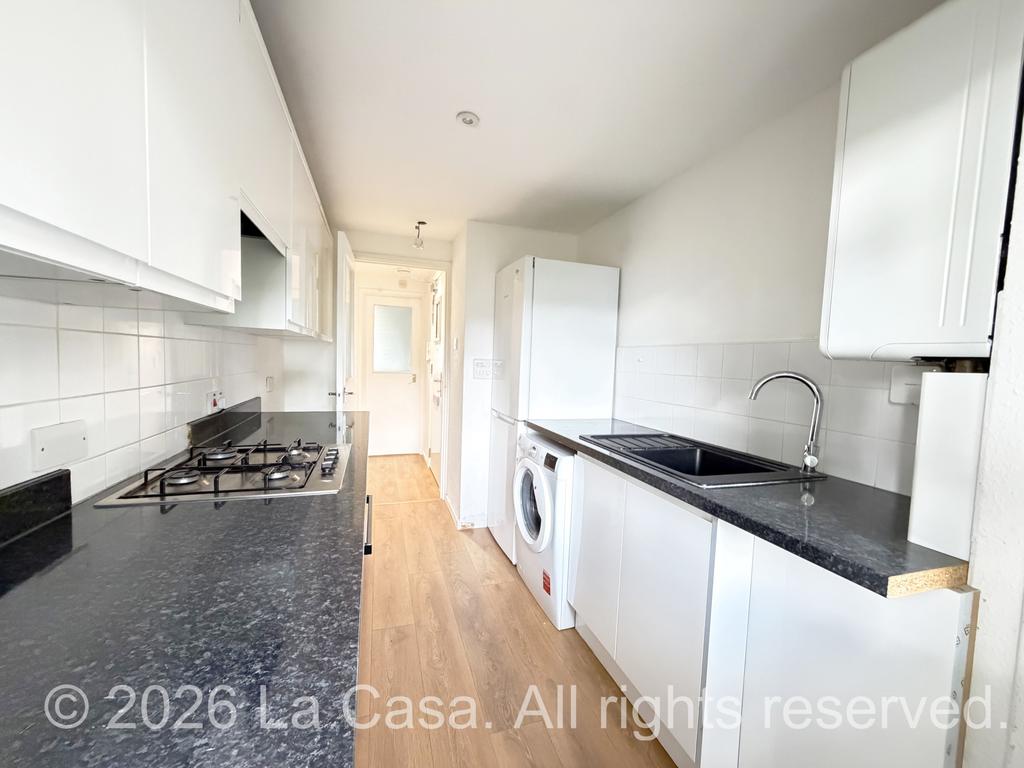 Apartment in West Wickham - View 2