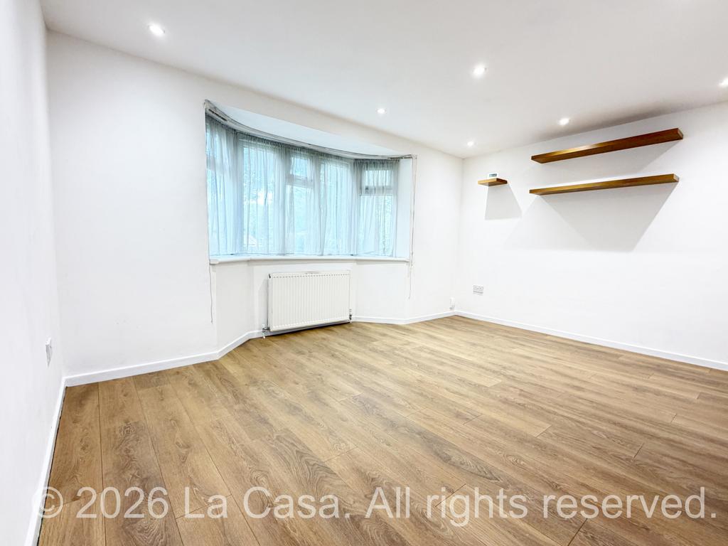 Apartment in West Wickham - View 3