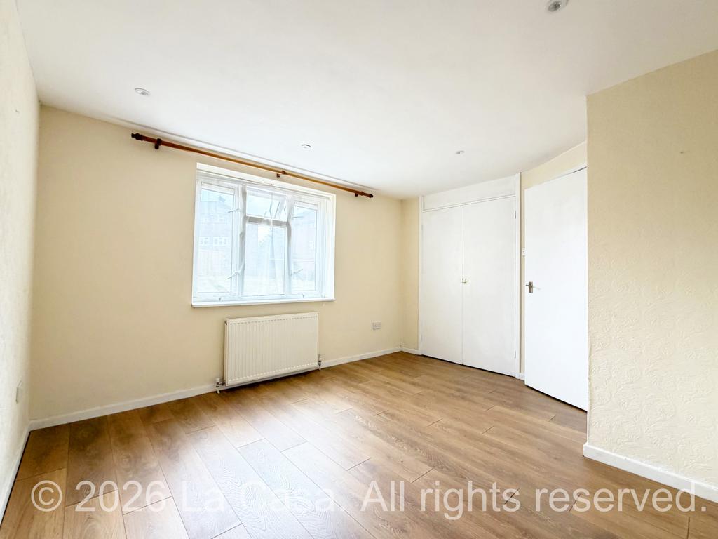 Apartment in West Wickham - More