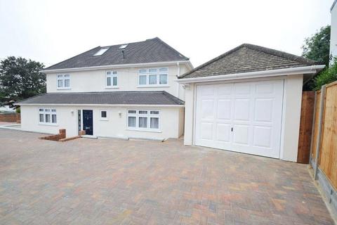 5 bedroom detached house to rent, Woodcote Avenue, London, NW7