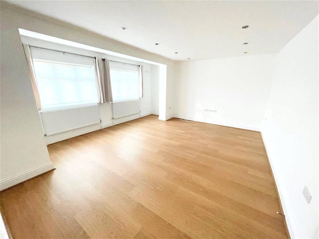 House in London - View 2