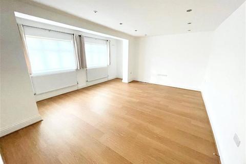 5 bedroom detached house to rent, Woodcote Avenue, London, NW7