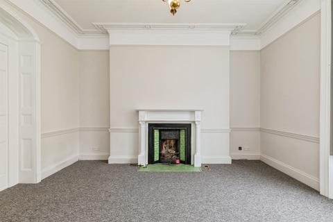 Studio for sale, Bathwick Street, Bath