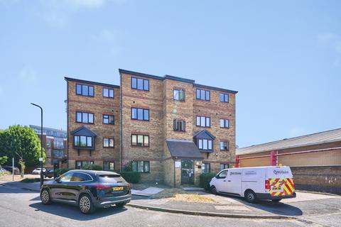 1 bedroom flat for sale, Brockway Close, London, E11