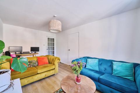 1 bedroom flat for sale, Brockway Close, London, E11