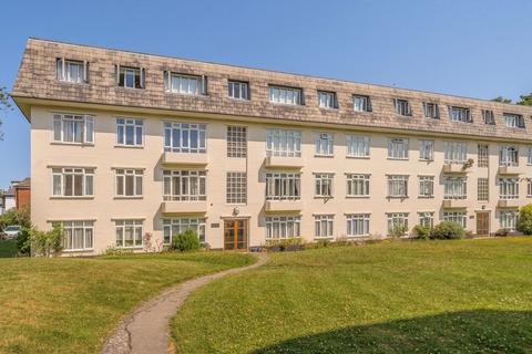 2 bedroom flat to rent, Park Court, London SE26
