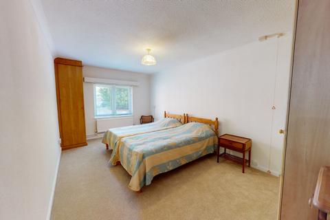2 bedroom apartment for sale, Guardian Court, Moorend Road
