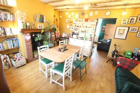 2 bedroom end of terrace house for sale, Waen Road, Coedpoeth