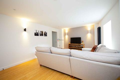2 bedroom duplex for sale, Horseman Square, Sheffield, S3
