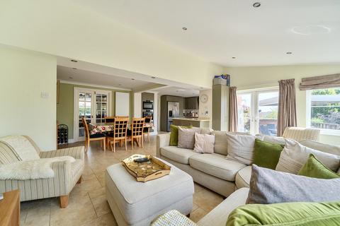 5 bedroom detached house for sale, Rose Drive, Brackley