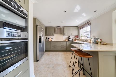 5 bedroom detached house for sale, Rose Drive, Brackley