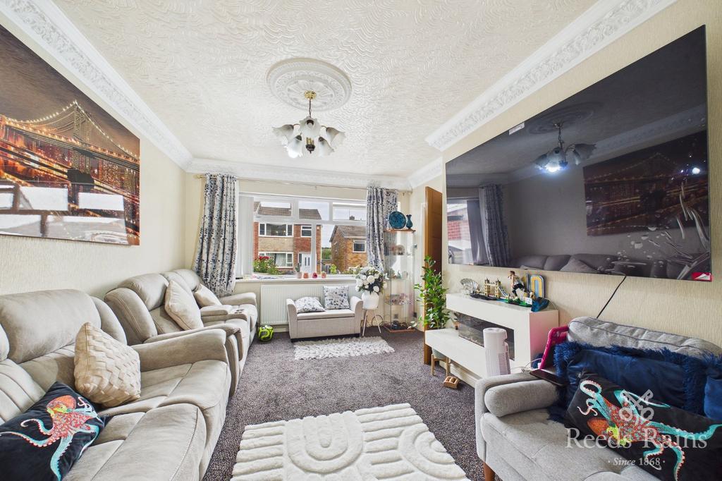 House in Rotherham, Brinsworth - View 3