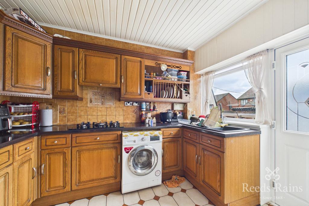 House in Rotherham, Brinsworth - More