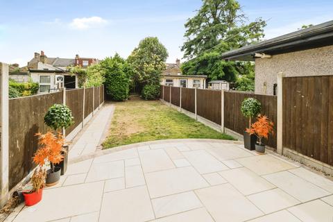 3 bedroom terraced house for sale, Byron Avenue, Manor Park, London, E12
