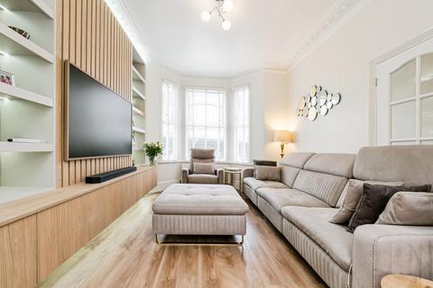 3 bedroom terraced house for sale, Byron Avenue, Manor Park, London, E12
