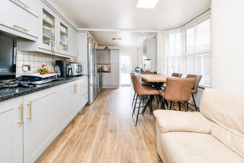 3 bedroom terraced house for sale, Byron Avenue, Manor Park, London, E12