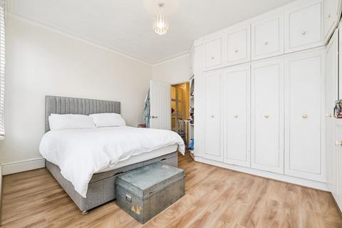 3 bedroom terraced house for sale, Byron Avenue, Manor Park, London, E12