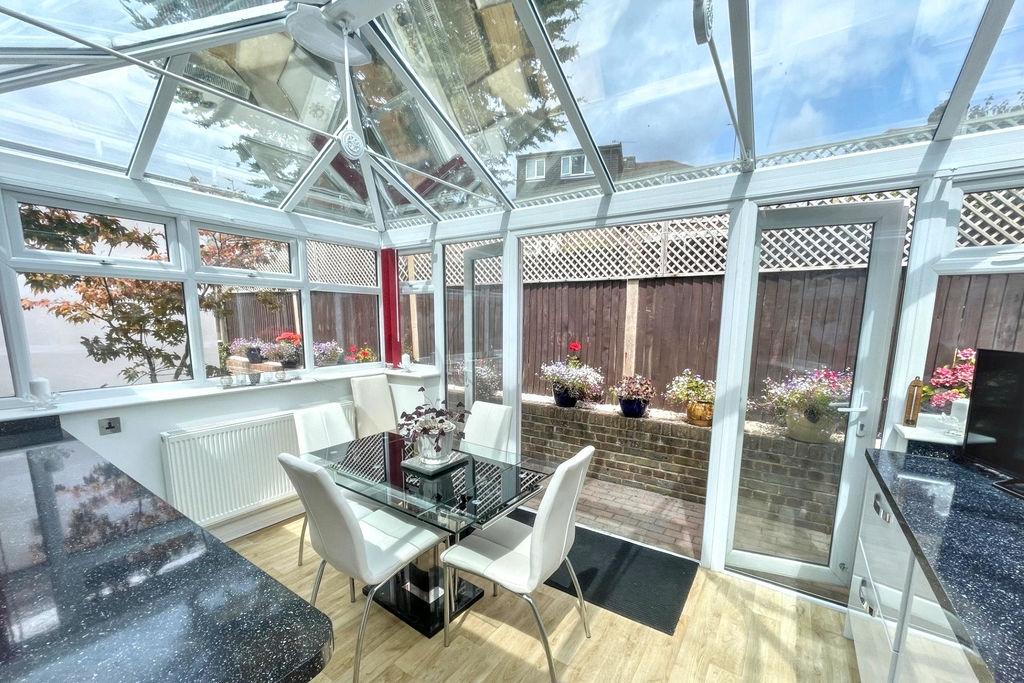 House in Brighton, Patcham, Hollingbury - More