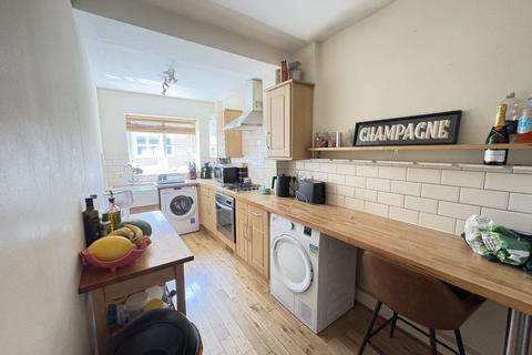 2 bedroom flat for sale, Croham Road, South Croydon