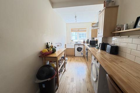 2 bedroom flat for sale, Croham Road, South Croydon