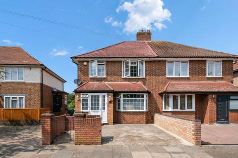 Bournemead Avenue, Northolt