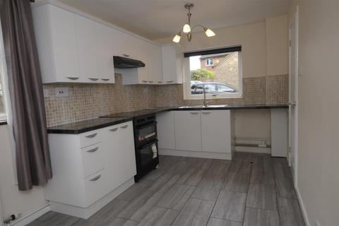 3 bedroom semi-detached house to rent, Barry Lynham Drive, Newmarket CB8