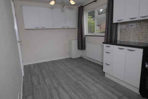 3 bedroom semi-detached house to rent, Barry Lynham Drive, Newmarket CB8