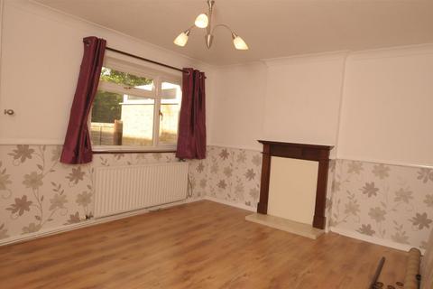 3 bedroom semi-detached house to rent, Barry Lynham Drive, Newmarket CB8