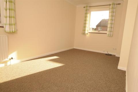 3 bedroom semi-detached house to rent, Barry Lynham Drive, Newmarket CB8