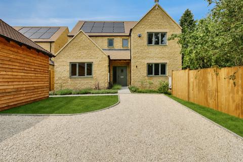 undefined, Driffield, Cirencester, GL7