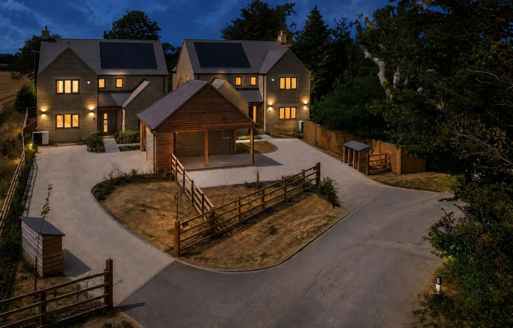 Detached house exterior, driveway
