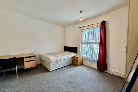 4 bedroom terraced house to rent, St. Georges Road, Coventry, CV1