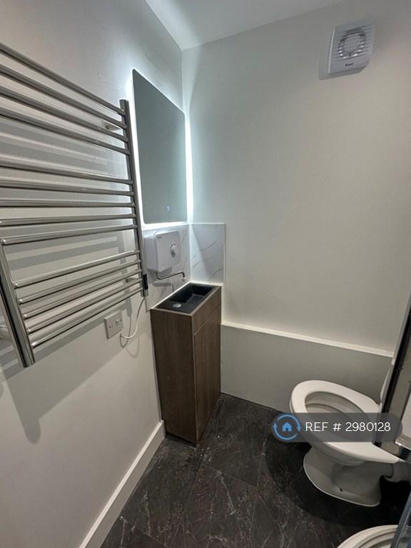 Apartment in London, Addiscombe - View 2