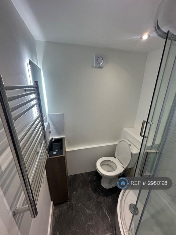Apartment in London, Addiscombe - View 3
