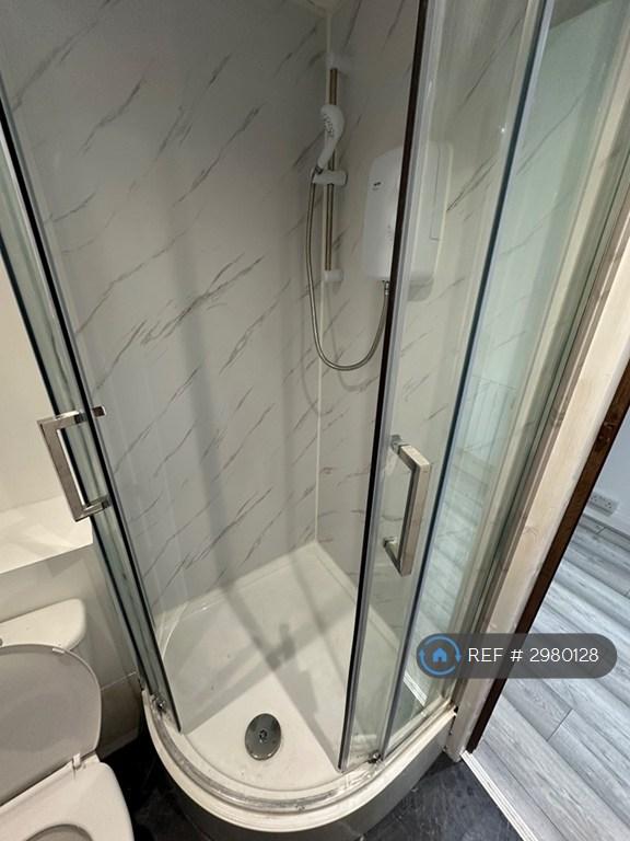 Apartment in London, Addiscombe - View 4