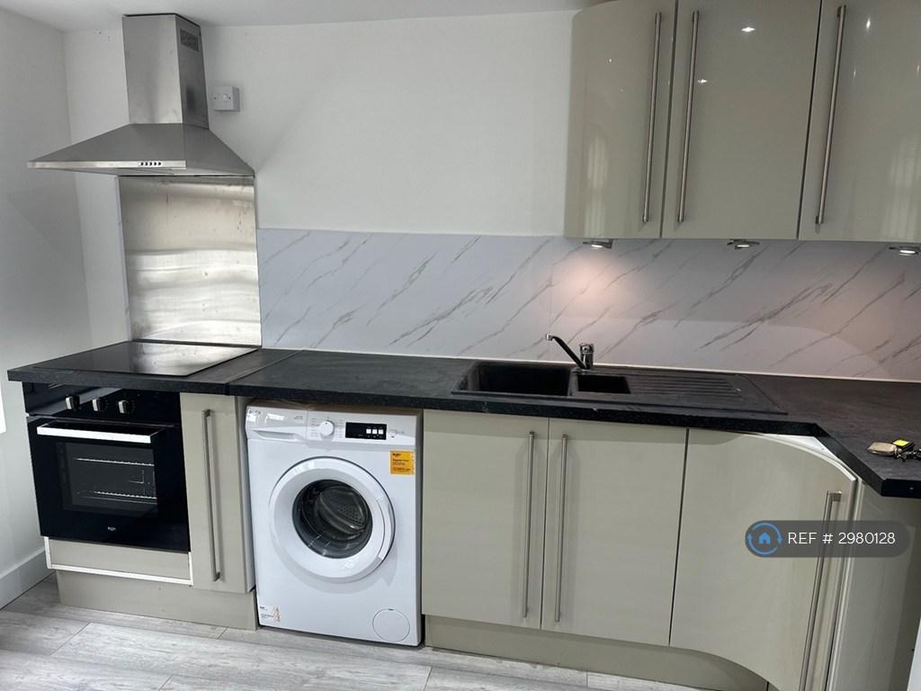 Apartment in London, Addiscombe - View 5