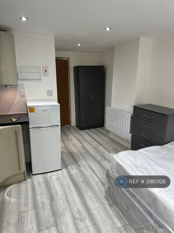 Apartment in London, Addiscombe - More