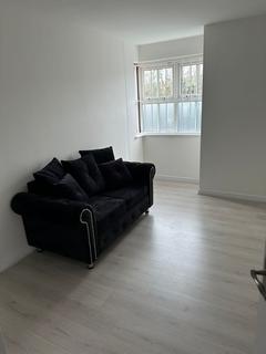 2 bedroom flat to rent, Hyacinth Close, Ilford IG1