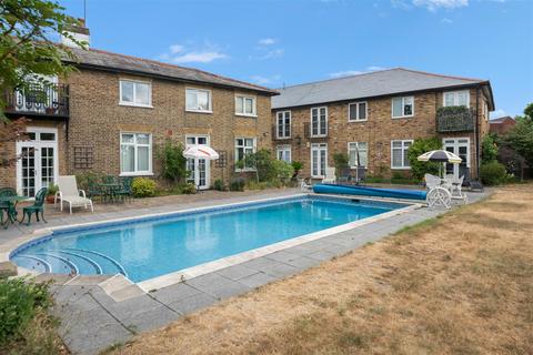 2 bedroom flat for sale, Tentelow Lane, Southall UB2