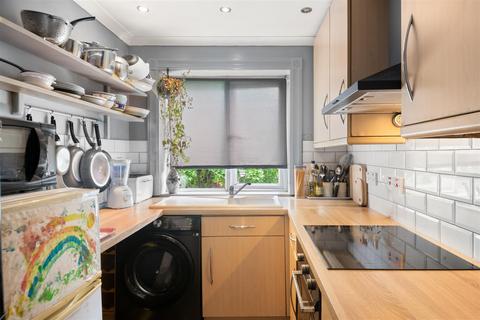 2 bedroom flat for sale, Tentelow Lane, Southall UB2