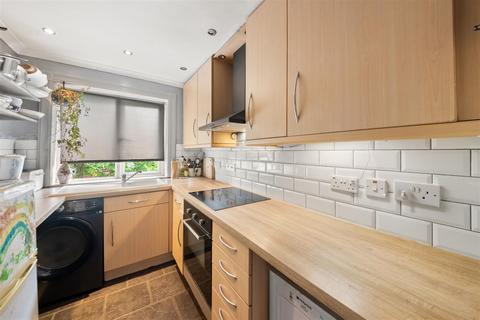 2 bedroom flat for sale, Tentelow Lane, Southall UB2
