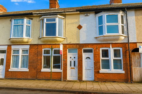 3 bedroom terraced house to rent, Burder Street, Loughborough LE11