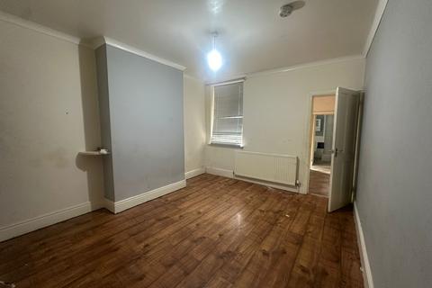 3 bedroom terraced house to rent, Burder Street, Loughborough LE11