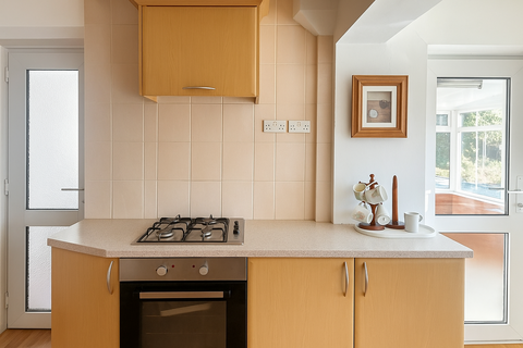 3 bedroom semi-detached house to rent, Kinross Crescent, Loughborough LE11